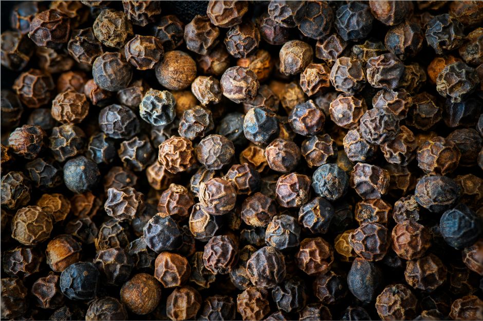 Granos de pimienta variados